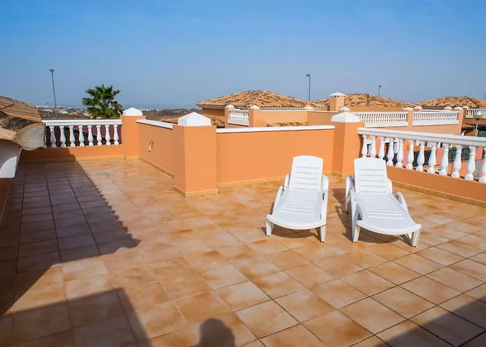 Joy Private Pool By Holidays Vila *